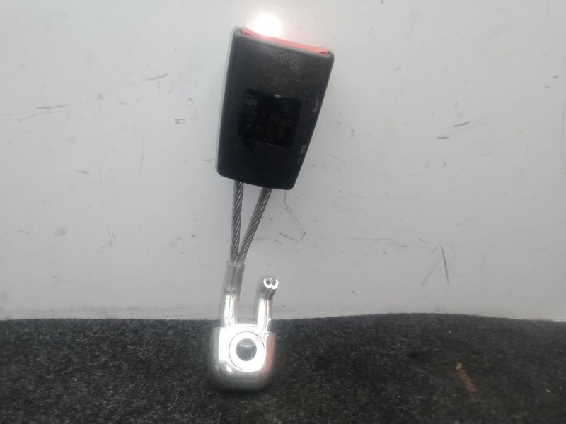 Recambio de enganche cinturon trasero derecho para seat exeo (3r2) 2.0 tdi referencia OEM IAM 3R0857740  