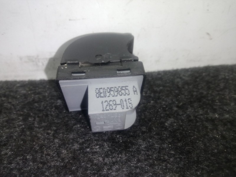Recambio de mando elevalunas trasero derecho para seat exeo (3r2) 2.0 tdi referencia OEM IAM 8E0959855A  