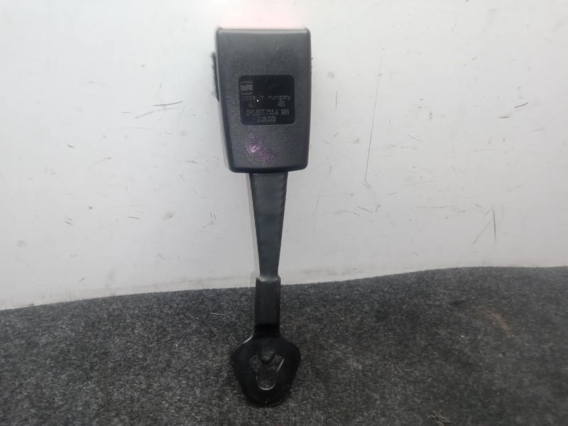 Recambio de enganche cinturon delantero derecho para seat exeo (3r2) 2.0 tdi referencia OEM IAM 3R0857755A  