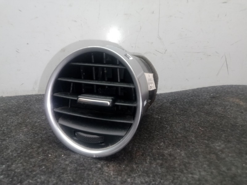 Recambio de aireador delantero central para seat exeo (3r2) 2.0 tdi referencia OEM IAM 3R0820951  