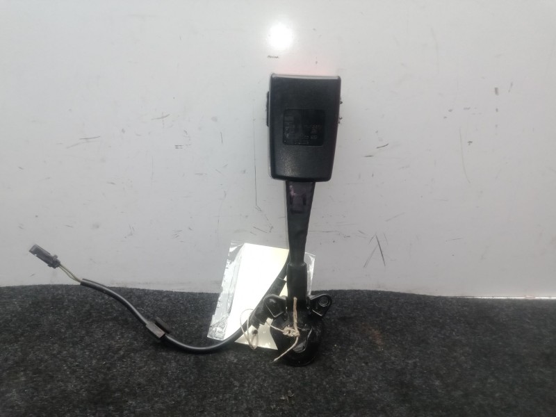 Recambio de enganche cinturon delantero izquierdo para seat exeo (3r2) 2.0 tdi referencia OEM IAM 3R0857755  