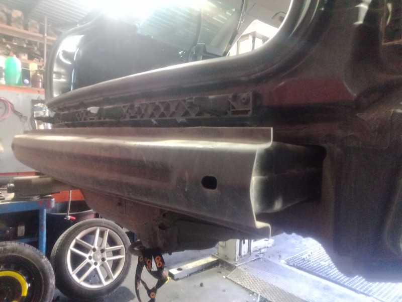 Recambio de refuerzo paragolpes trasero para seat exeo (3r2) 2.0 tdi referencia OEM IAM   