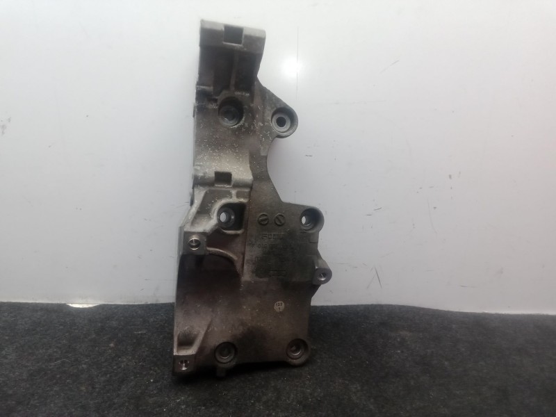 Recambio de soporte alternador para volkswagen golf v (1k1) 2.0 sdi referencia OEM IAM 03G903143A  