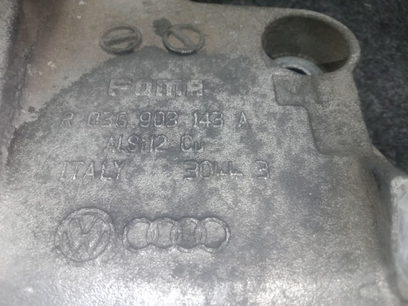 Recambio de soporte alternador para volkswagen golf v (1k1) 2.0 sdi referencia OEM IAM 03G903143A  