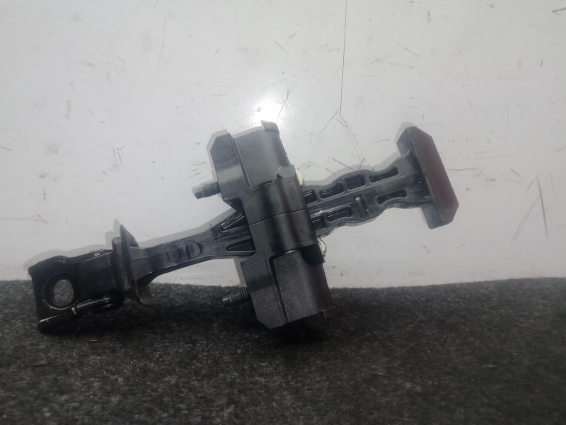 Recambio de retenedor puerta para bmw 5 (g30, f90) 520 d referencia OEM IAM DELANTERA DERECHA  