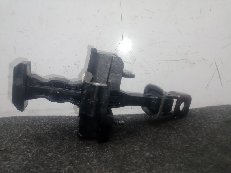 Recambio de retenedor puerta para bmw 5 (g30, f90) 520 d referencia OEM IAM DELANTERA DERECHA  