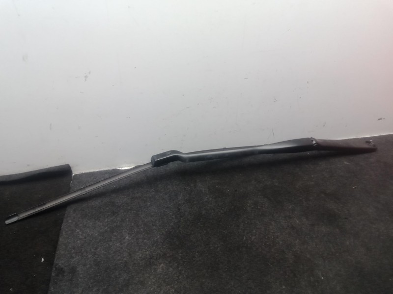 Recambio de brazo limpia delantero derecho para bmw 5 (g30, f90) 520 d referencia OEM IAM 15272310  