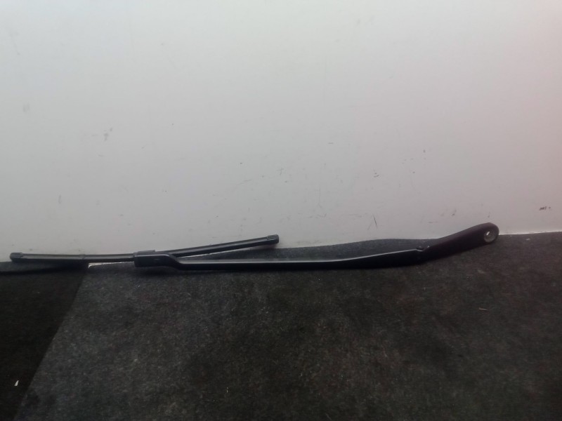 Recambio de brazo limpia delantero izquierdo para bmw 5 (g30, f90) 520 d referencia OEM IAM 15272310  