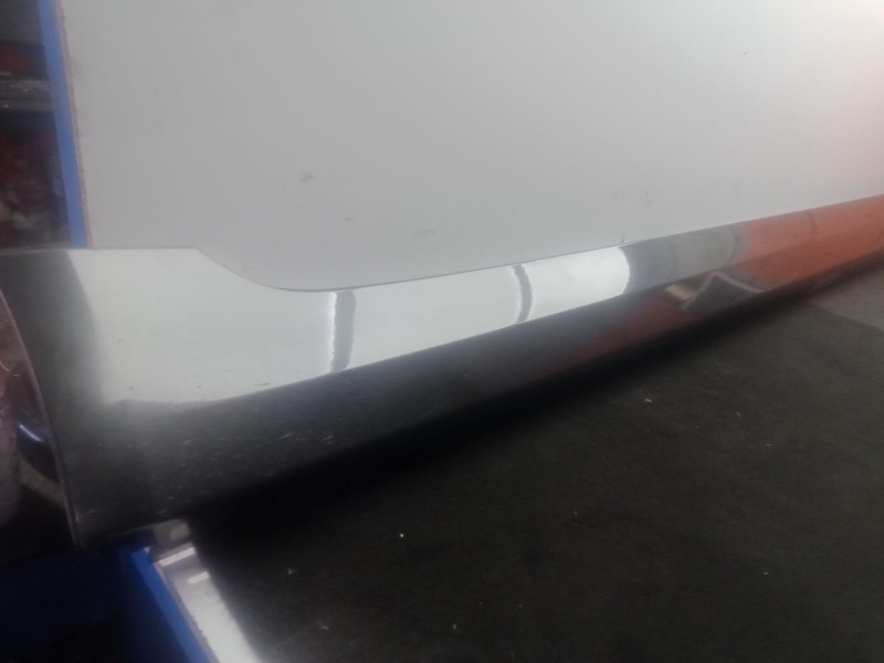 Recambio de faldon lateral para bmw 5 (g30, f90) 520 d referencia OEM IAM 51777387338 - 7387338  DERECHO