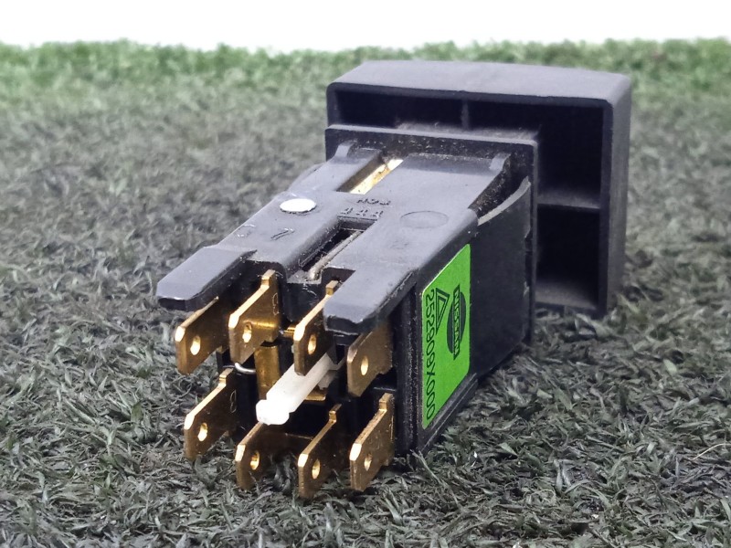 Recambio de warning para nissan atleon tk3.95 (80.19) referencia OEM IAM 252909X000  8.PINES