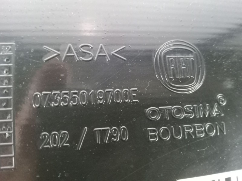 Recambio de molduras traseras para fiat doblo cargo (263_) 1.3 d multijet (263wxu1a) referencia OEM IAM 07355019700E  