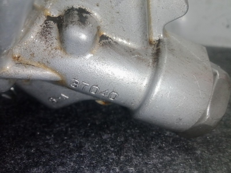 Recambio de bomba aceite para toyota prius (nhw30) 1.8 16v cat referencia OEM IAM 37040  