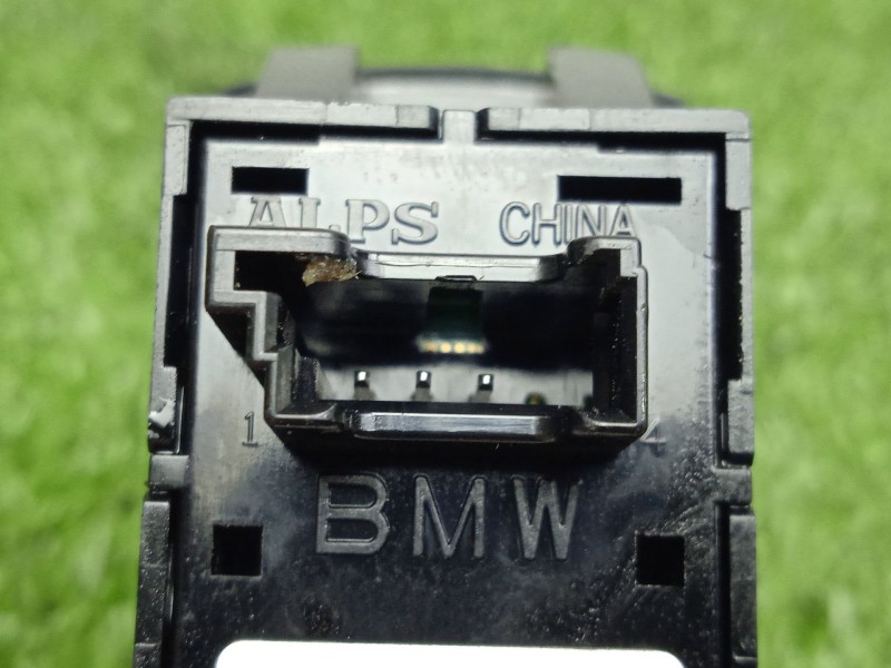Recambio de mando elevalunas trasero derecho para bmw 1 (f20) 116 d referencia OEM IAM 920810603  1.BOTON