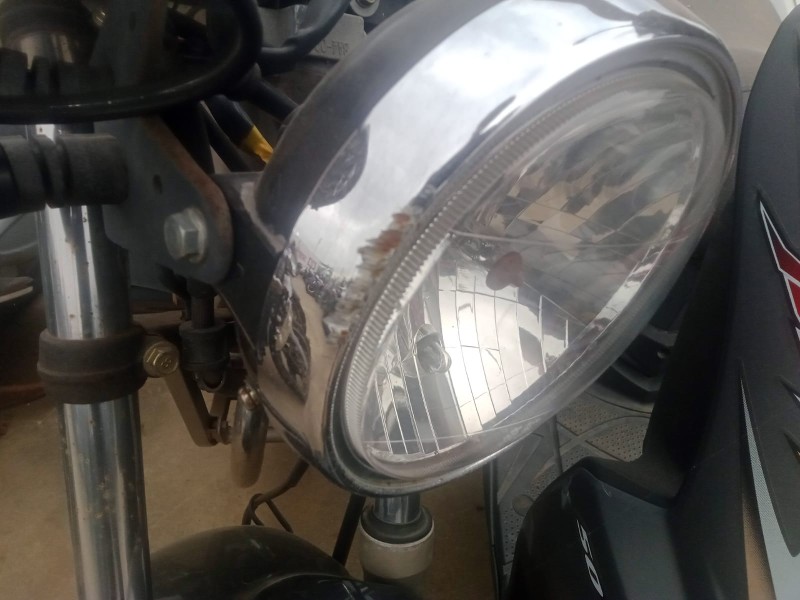 Recambio de faro central para daelim roadwin roadwin 125 referencia OEM IAM   