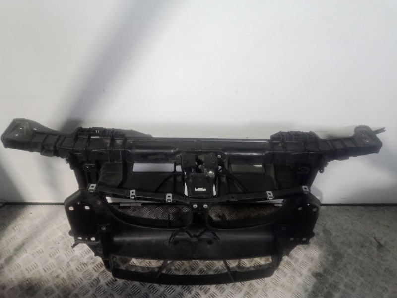 Recambio de panel frontal para bmw 1 (e87) 120 d referencia OEM IAM   