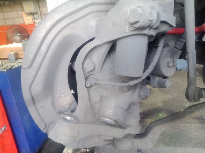 Recambio de mangueta delantera derecha para bmw 1 (e87) 120 d referencia OEM IAM   