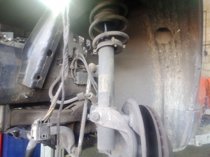 Recambio de amortiguador delantero izquierdo para bmw 1 (e87) 120 d referencia OEM IAM   