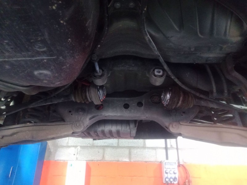 Recambio de puente trasero para bmw 1 (e87) 120 d referencia OEM IAM   