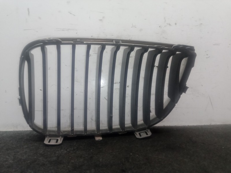 Recambio de rejilla paragolpes derecha para bmw 1 (e87) 120 d referencia OEM IAM 511370771309 - 511371286149 - 22405910  