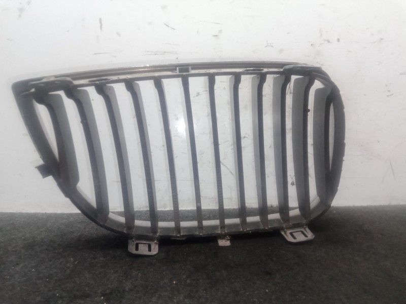 Recambio de rejilla paragolpes izquierda para bmw 1 (e87) 120 d referencia OEM IAM 511370771299 - 511371286139 - 22405910  