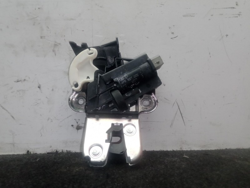 Recambio de cerradura maletero / porton para volkswagen jetta iii (1k2) 1.9 tdi referencia OEM IAM 4F5827505D  