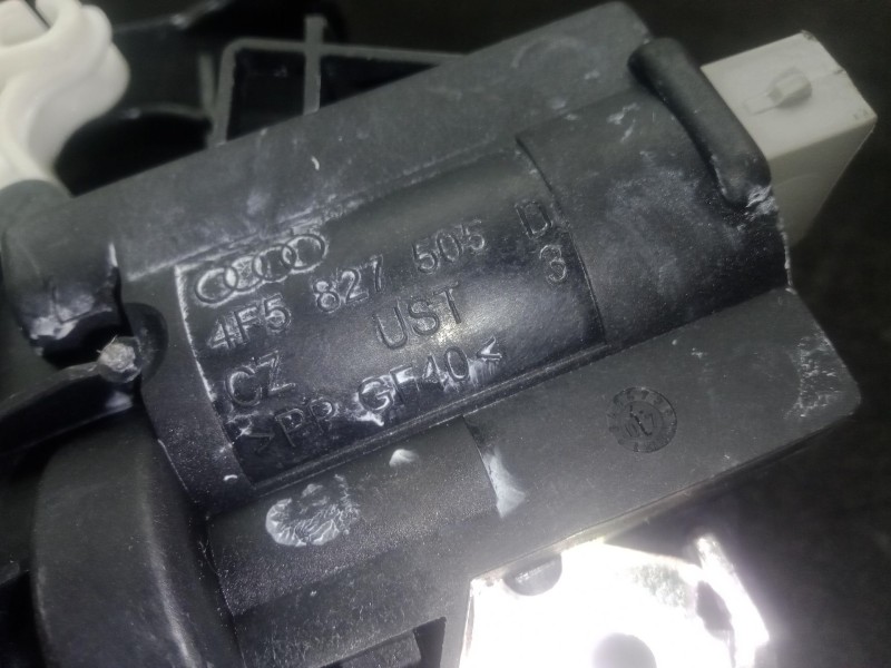 Recambio de cerradura maletero / porton para volkswagen jetta iii (1k2) 1.9 tdi referencia OEM IAM 4F5827505D  