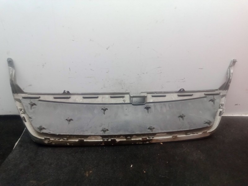 Recambio de rejilla delantera para ford mondeo iv (ba7) 1.8 tdci referencia OEM IAM 7S718200A  