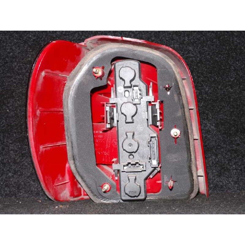 Recambio de piloto trasero derecho para volkswagen polo berlina (6n2) 1.4 referencia OEM IAM  00-02 