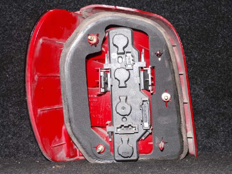 Recambio de piloto trasero derecho para volkswagen polo berlina (6n2) 1.4 referencia OEM IAM  00-02 