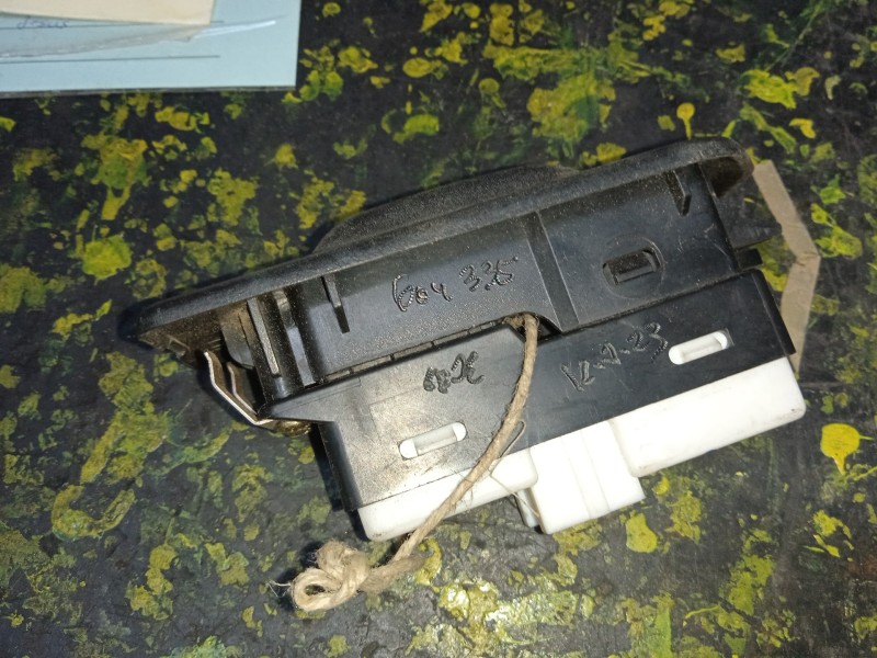 Recambio de maneta interior delantera izquierda para opel monterey 3.0 dti cat referencia OEM IAM   