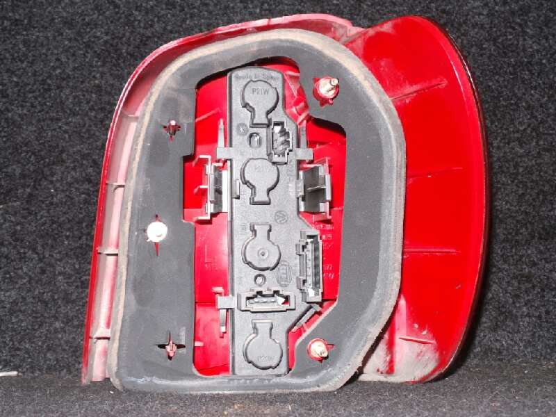 Recambio de piloto trasero izquierdo para volkswagen polo berlina (6n2) 1.4 referencia OEM IAM  00-02 