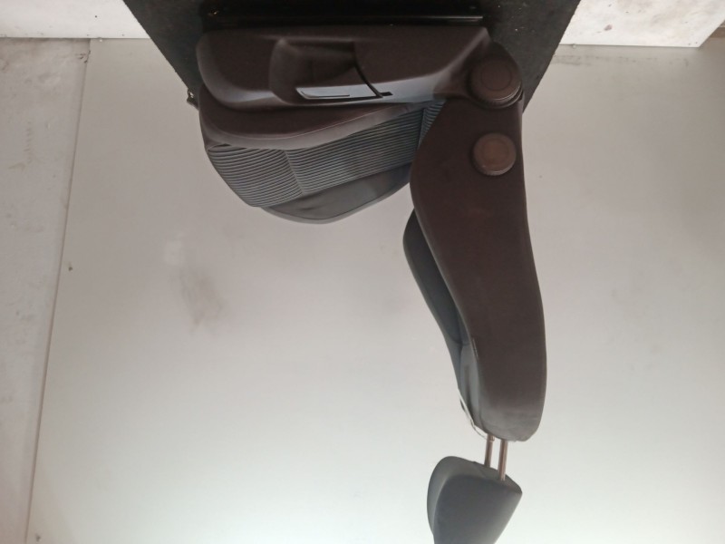 Recambio de asiento delantero derecho para volkswagen golf v (1k1) 1.9 tdi referencia OEM IAM  NEGRO/GRIS 