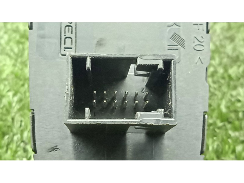 Recambio de warning para peugeot bipper tepee 1.3 hdi 75 referencia OEM IAM SIN REFERENCIA BITRON 12.PINES
