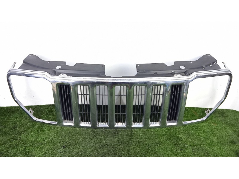 Recambio de rejilla delantera para jeep cherokee (kk) 2.8 crd 4x4 referencia OEM IAM 55157218AB - 5KH10TRMAA CROMADA COMPLETA