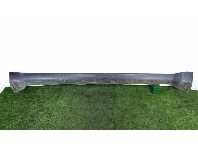 Recambio de faldon lateral para jeep cherokee (kk) 2.8 crd 4x4 referencia OEM IAM  NEGRO 