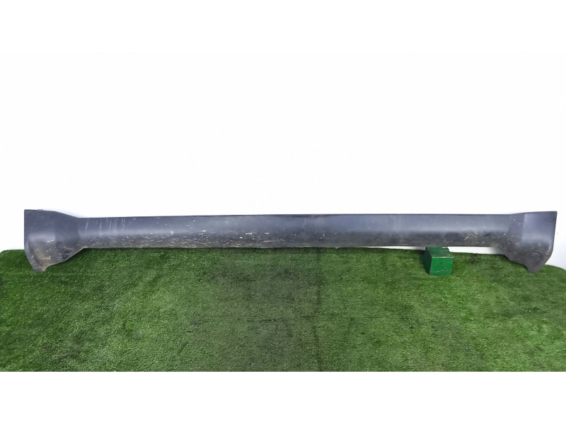 Recambio de faldon lateral para jeep cherokee (kk) 2.8 crd 4x4 referencia OEM IAM  NEGRO 