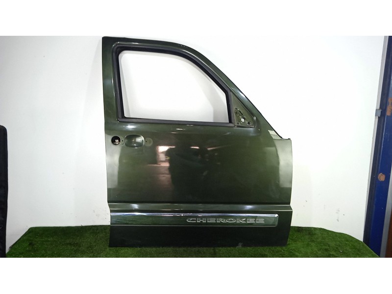 Recambio de puerta delantera derecha para jeep cherokee (kk) 2.8 crd 4x4 referencia OEM IAM  VERDE 