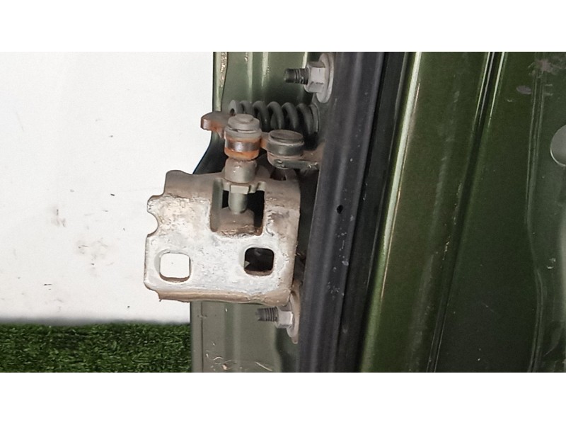 Recambio de puerta delantera derecha para jeep cherokee (kk) 2.8 crd 4x4 referencia OEM IAM  VERDE 