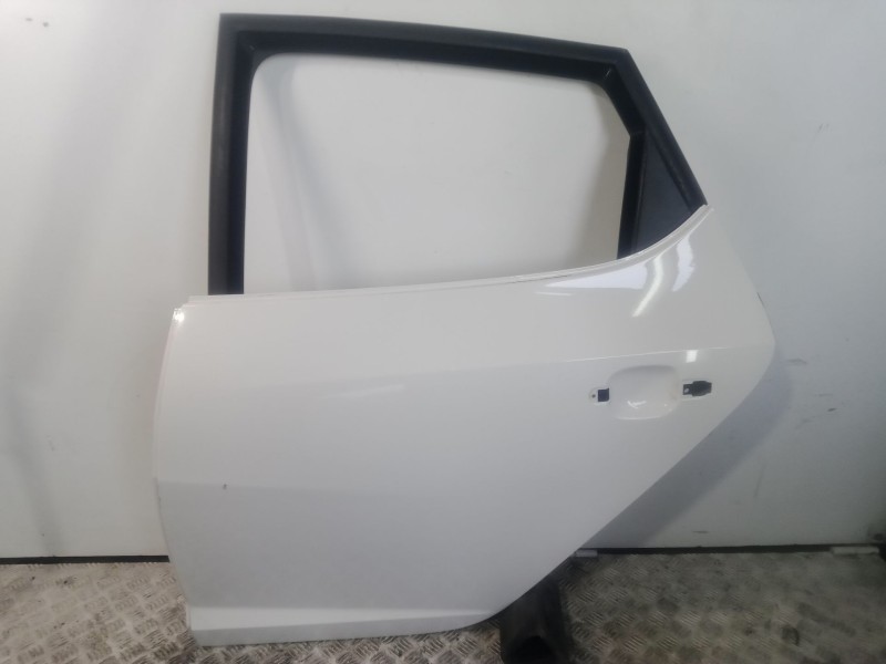 Recambio de puerta trasera izquierda para seat ibiza iv (6j5, 6p1) 1.2 tdi referencia OEM IAM   BLANCO
