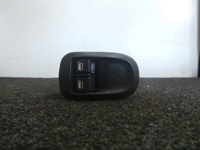 Recambio de mando elevalunas delantero izquierdo para peugeot 206 berlina 1.4 referencia OEM IAM   