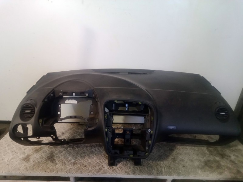 Recambio de salpicadero para seat altea xl (5p5, 5p8) 1.6 tdi referencia OEM IAM 5P0857067  