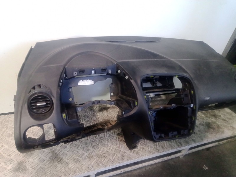 Recambio de salpicadero para seat altea xl (5p5, 5p8) 1.6 tdi referencia OEM IAM 5P0857067  