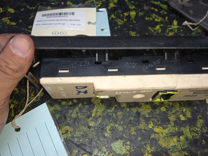 Recambio de maneta interior delantera izquierda para opel monterey 3.0 dti cat referencia OEM IAM   