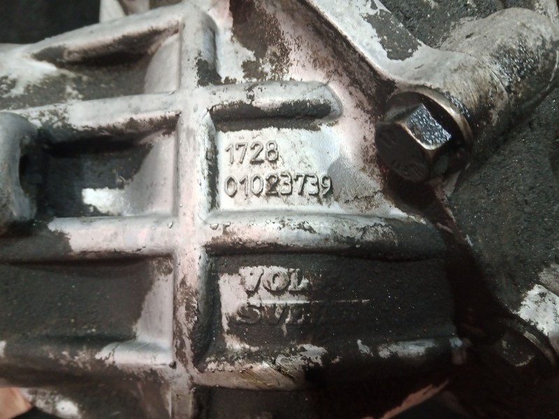 Recambio de diferencial trasero para volvo xc90 2.4 diesel cat referencia OEM IAM 01023739  