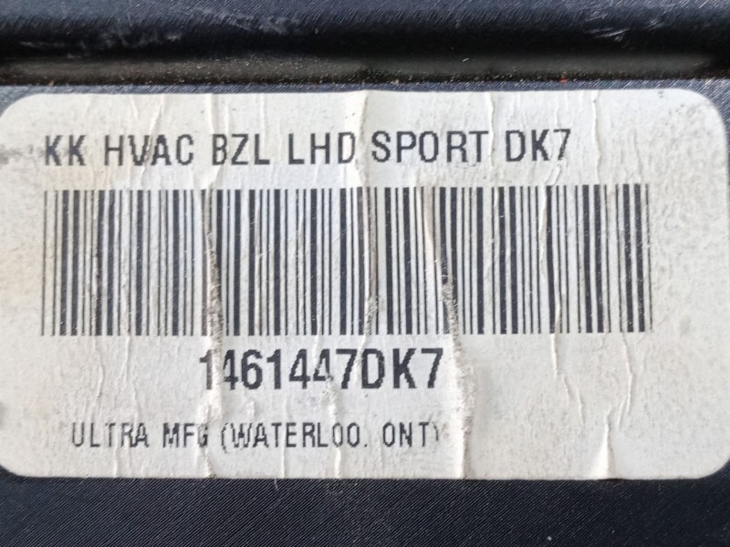 Recambio de rejilla aireadora para jeep cherokee (kk) 2.8 crd 4x4 referencia OEM IAM 1461447DK7  