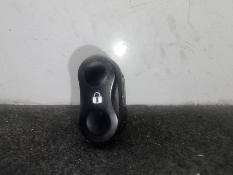 Recambio de mando cierre centralizado para dacia duster (hs_) 1.5 dci (hsaj) referencia OEM IAM   