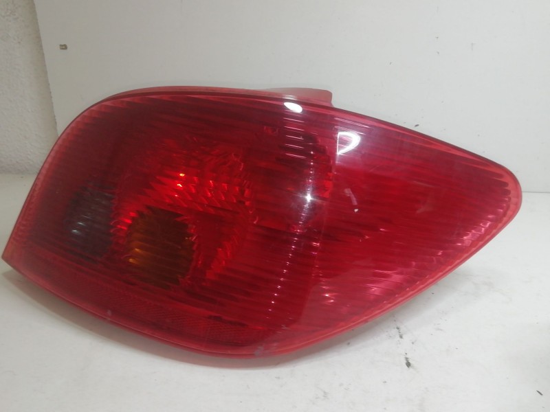 Recambio de piloto trasero derecho para peugeot 307 (3a/c) 2.0 hdi 90 referencia OEM IAM   