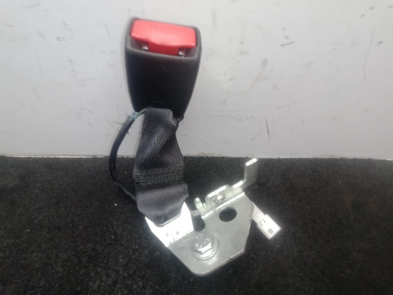 Recambio de enganche cinturon trasero izquierdo para nissan qashqai ii (j11, j11_) 1.5 dci referencia OEM IAM 3088333210  