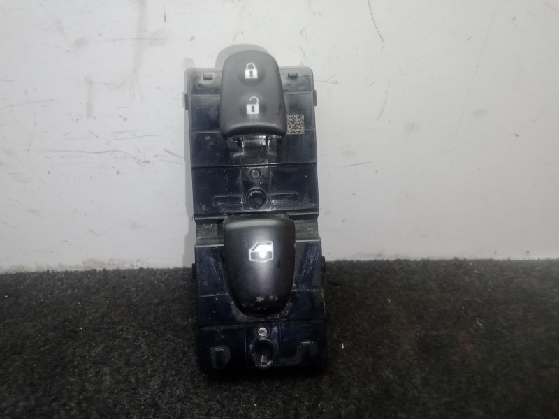 Recambio de mando elevalunas delantero derecho para nissan qashqai ii (j11, j11_) 1.5 dci referencia OEM IAM NO TIENE  