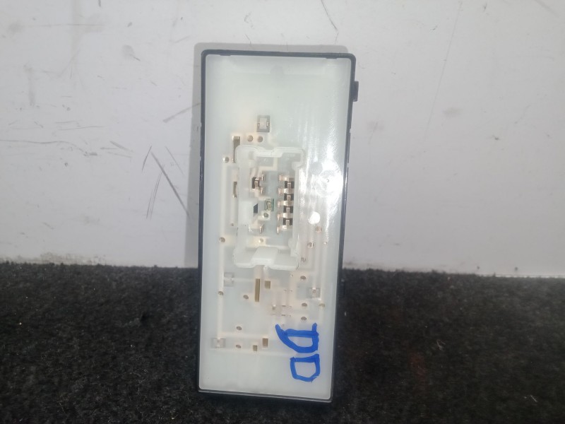 Recambio de mando elevalunas delantero derecho para nissan qashqai ii (j11, j11_) 1.5 dci referencia OEM IAM NO TIENE  